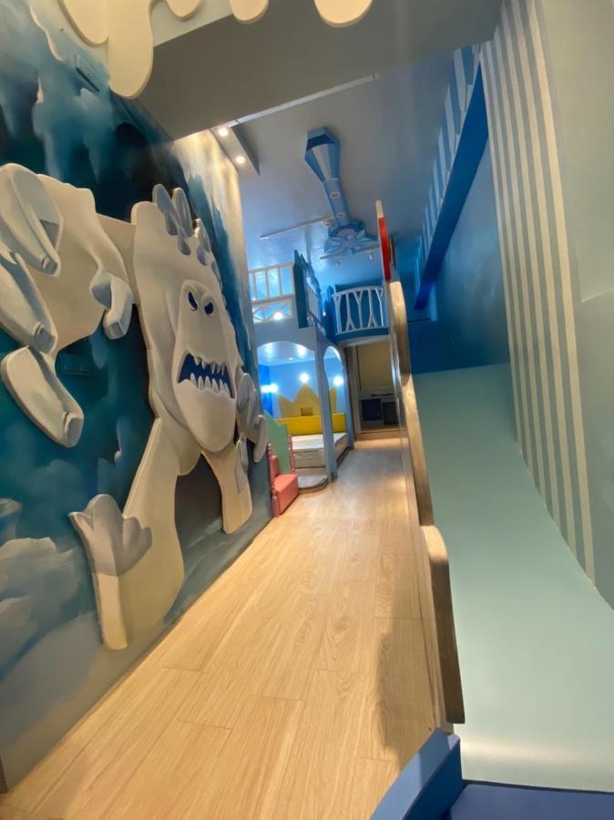 Fun Holiday Family Hostel Tainan Extérieur photo