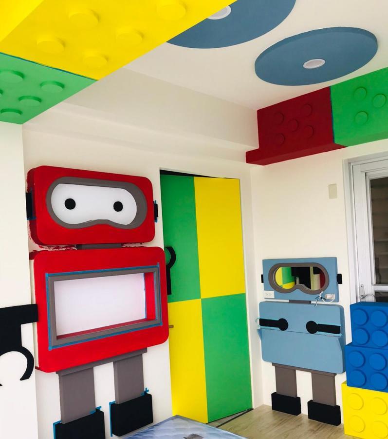 Fun Holiday Family Hostel Tainan Extérieur photo