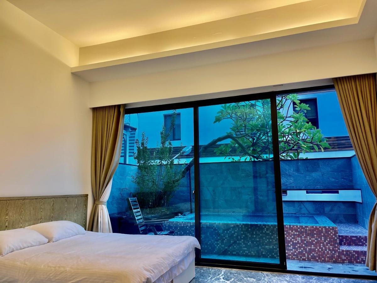 Fun Holiday Family Hostel Tainan Extérieur photo
